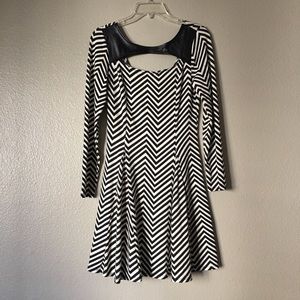 zig zag striped long sleeve dress